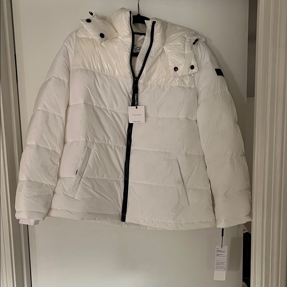 NWT Calvin Klein White Puffer Jacket with Black Trim